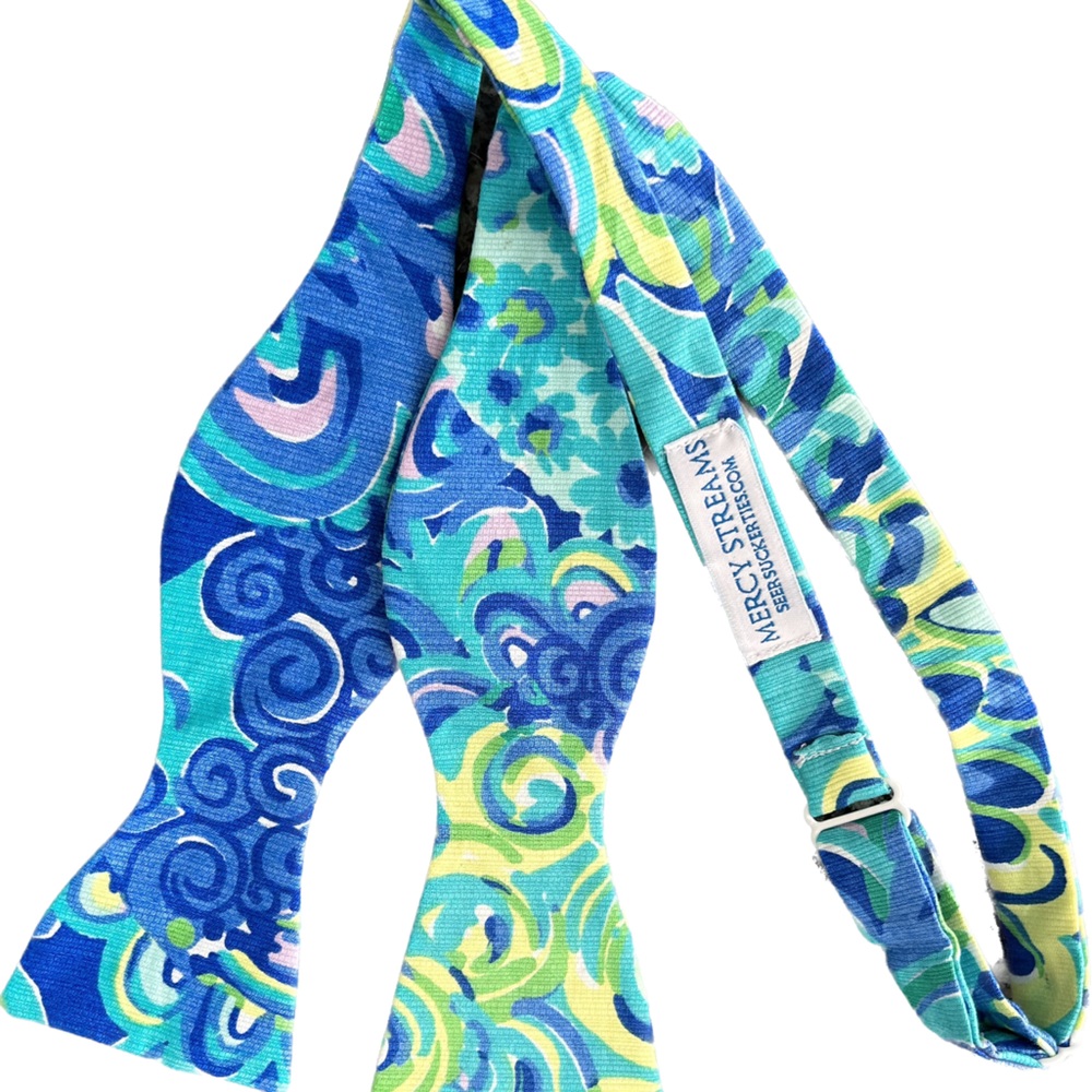 MERCY STREAMS Lily Pulitzer Bow-tie